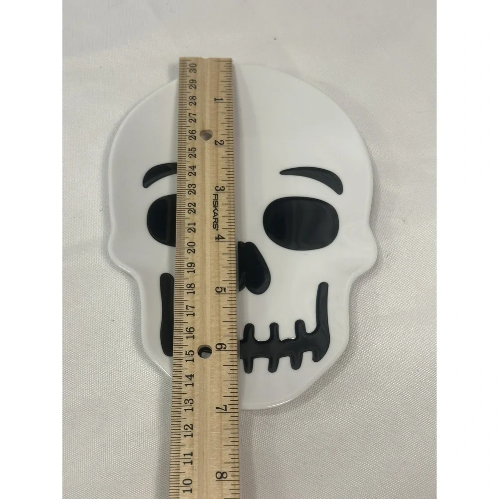 NEW HALLOWEEN APPERTIZER PLATE plastic 7X4.9‎ inches SKULL